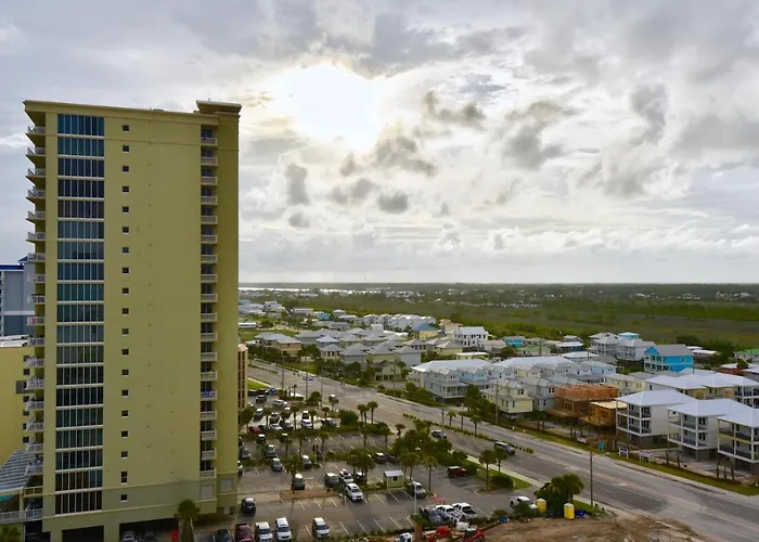 Royal Palms Penthouse 1407 *